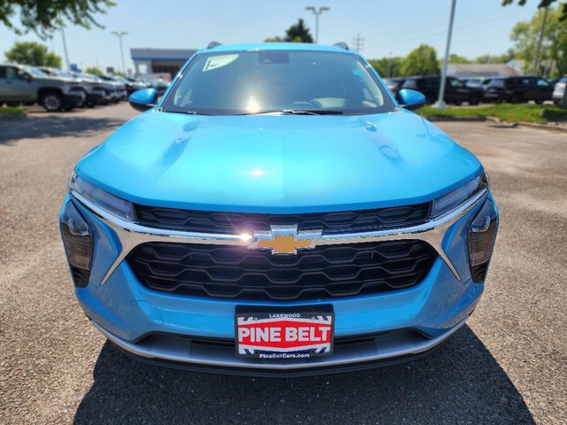 2025 Chevrolet Trax LT photo 5