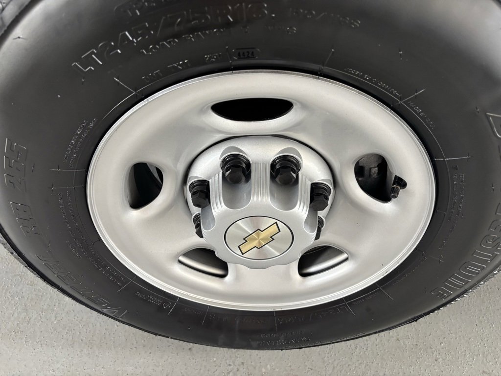 2025 Chevrolet Express Cargo 2500 photo 8