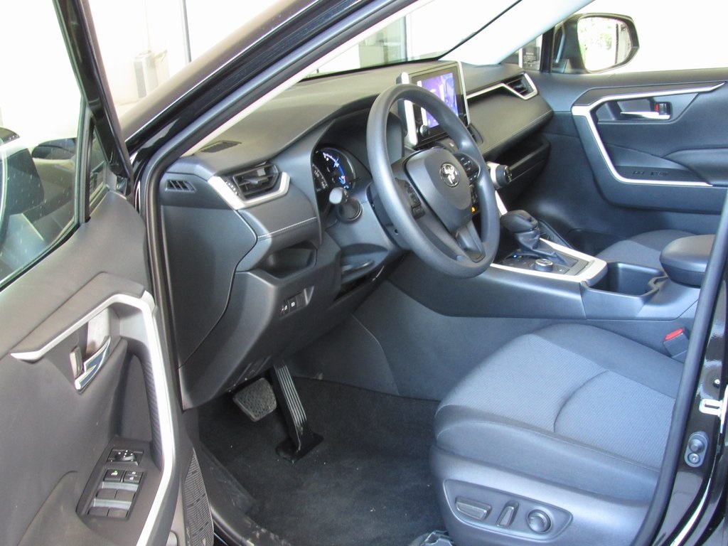 2025 Toyota RAV4 Hybrid XLE photo 10