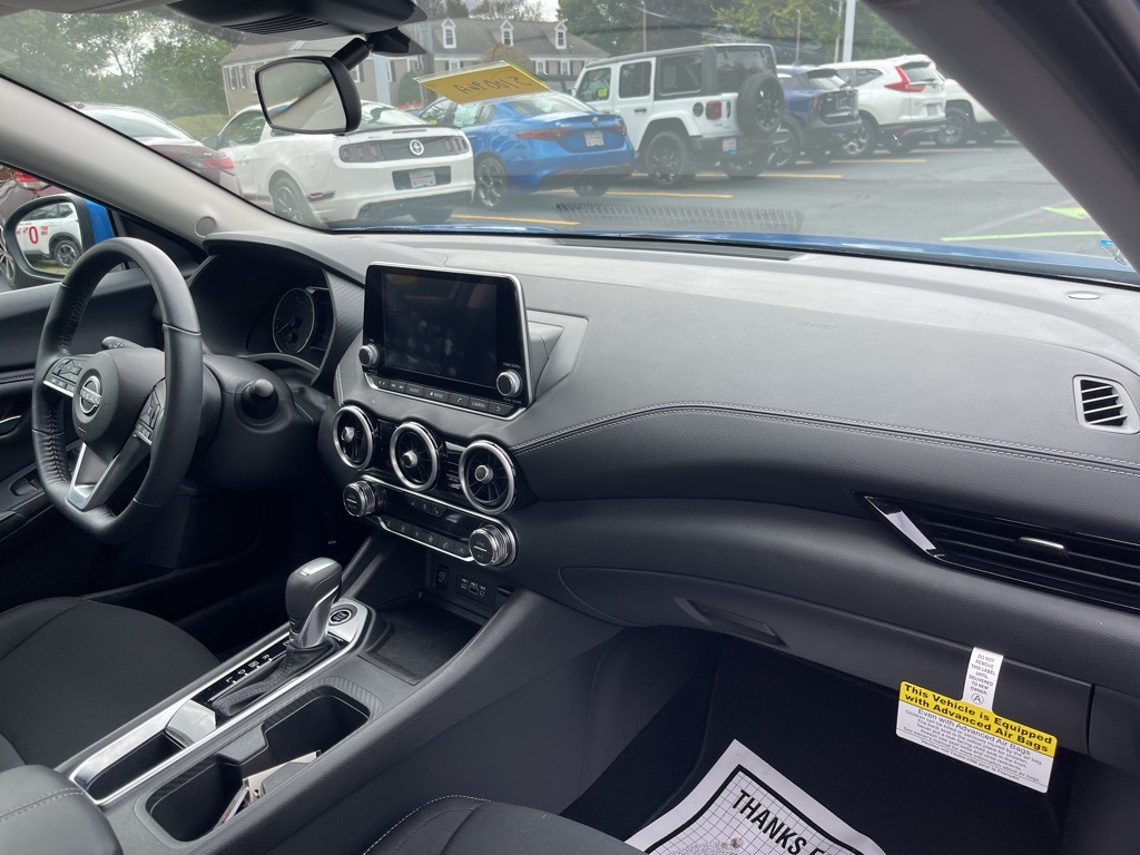 2025 Nissan Sentra SV photo 13