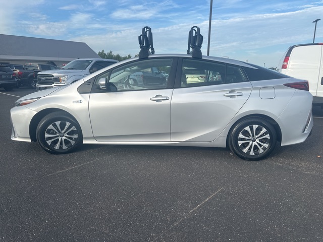 2022 Toyota Prius Prime LE photo 3