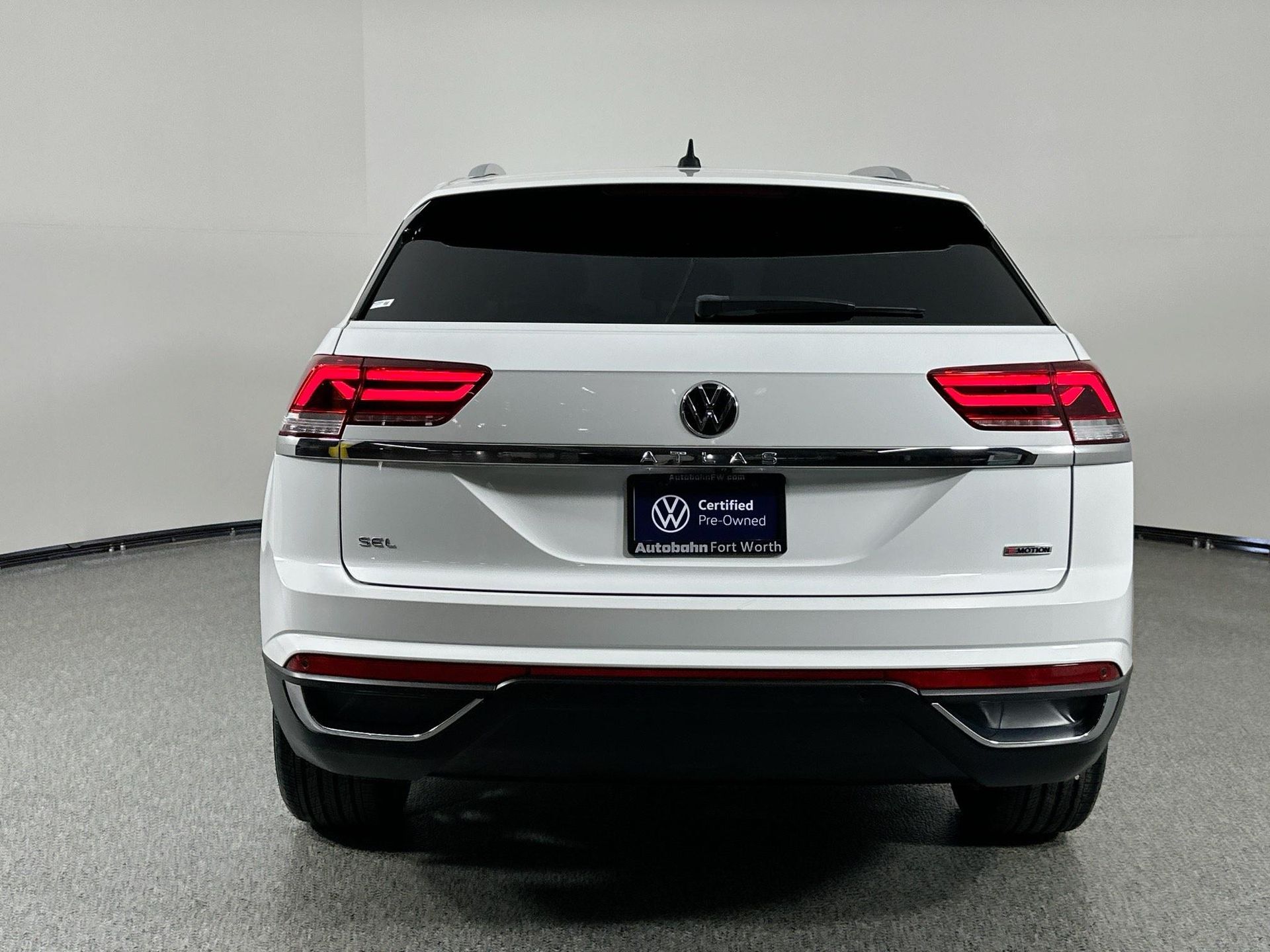 2021 Volkswagen Atlas Cross Sport SEL photo 4