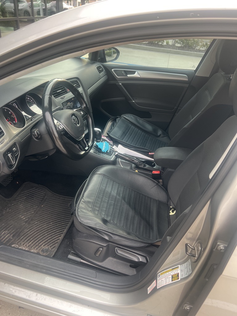 2016 Volkswagen Golf TSI S photo 9