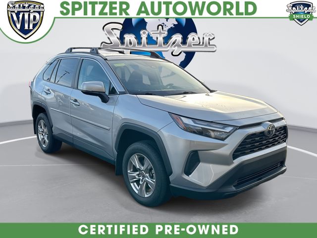 2022 Toyota RAV4 XLE's photo