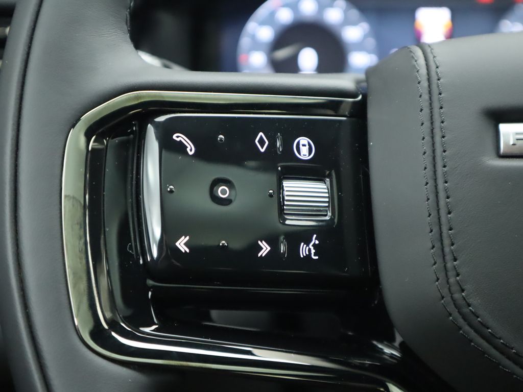 2026 Land Rover Range Rover Velar S photo 10