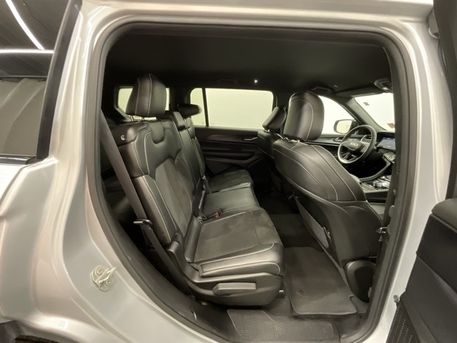 2024 Jeep Grand Cherokee Altitude photo 24