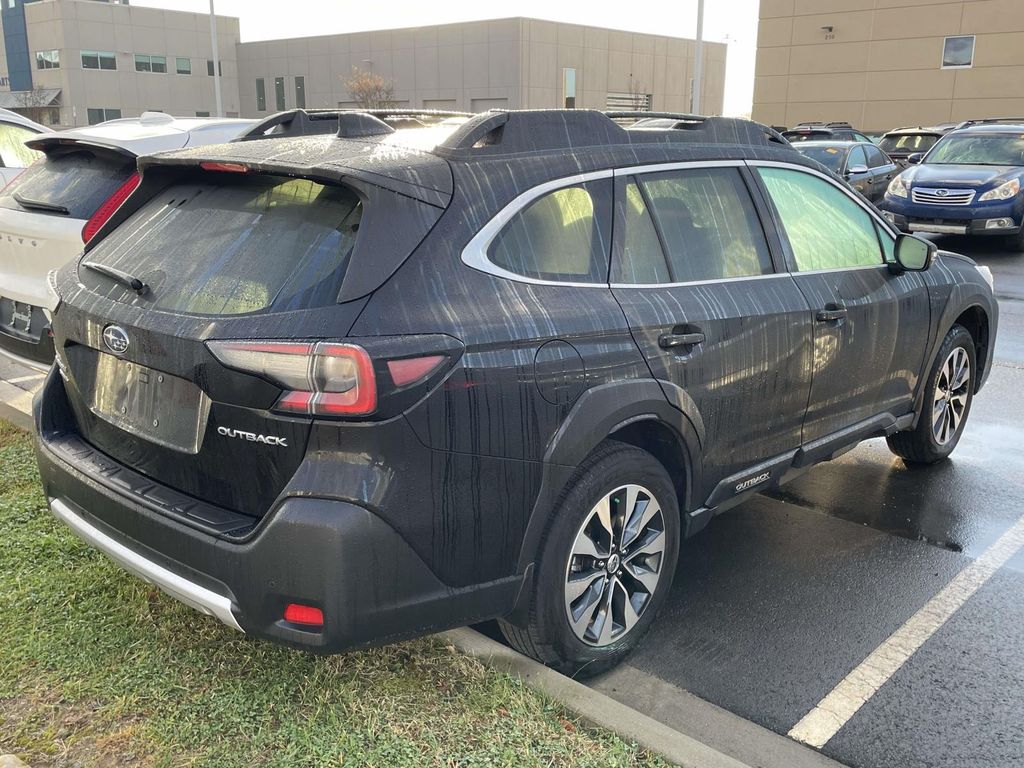 2023 Subaru Outback Limited photo 4