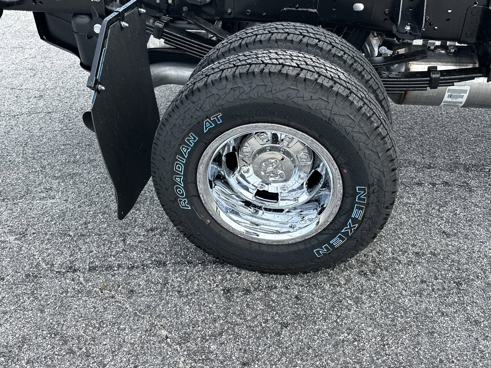 2024 Ram 3500 SLT photo 16