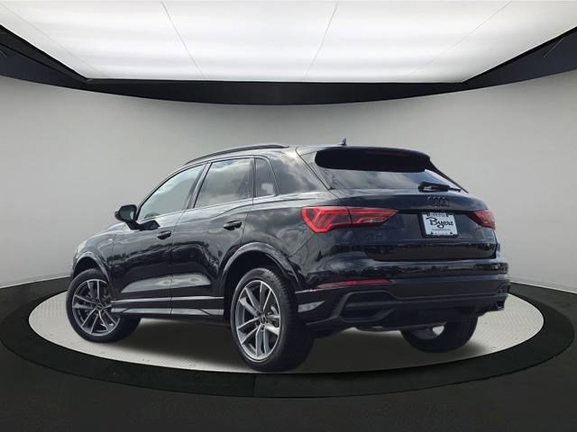 2025 Audi Q3 S line Premium photo 5