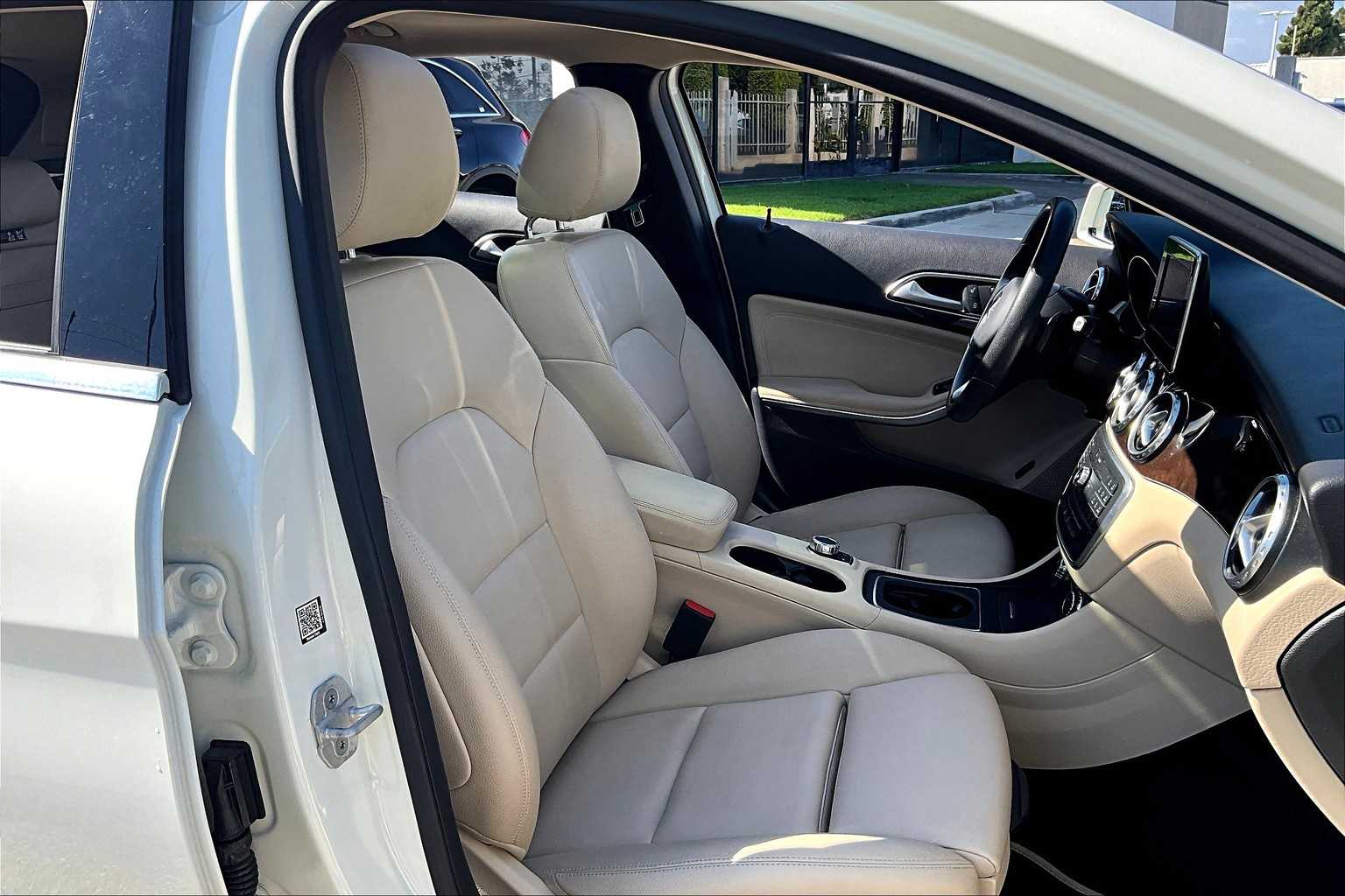 2017 Mercedes Benz GLA 250 photo 7