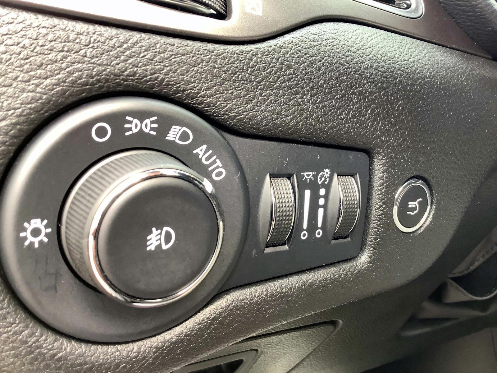 2022 Jeep Cherokee Limited photo 12