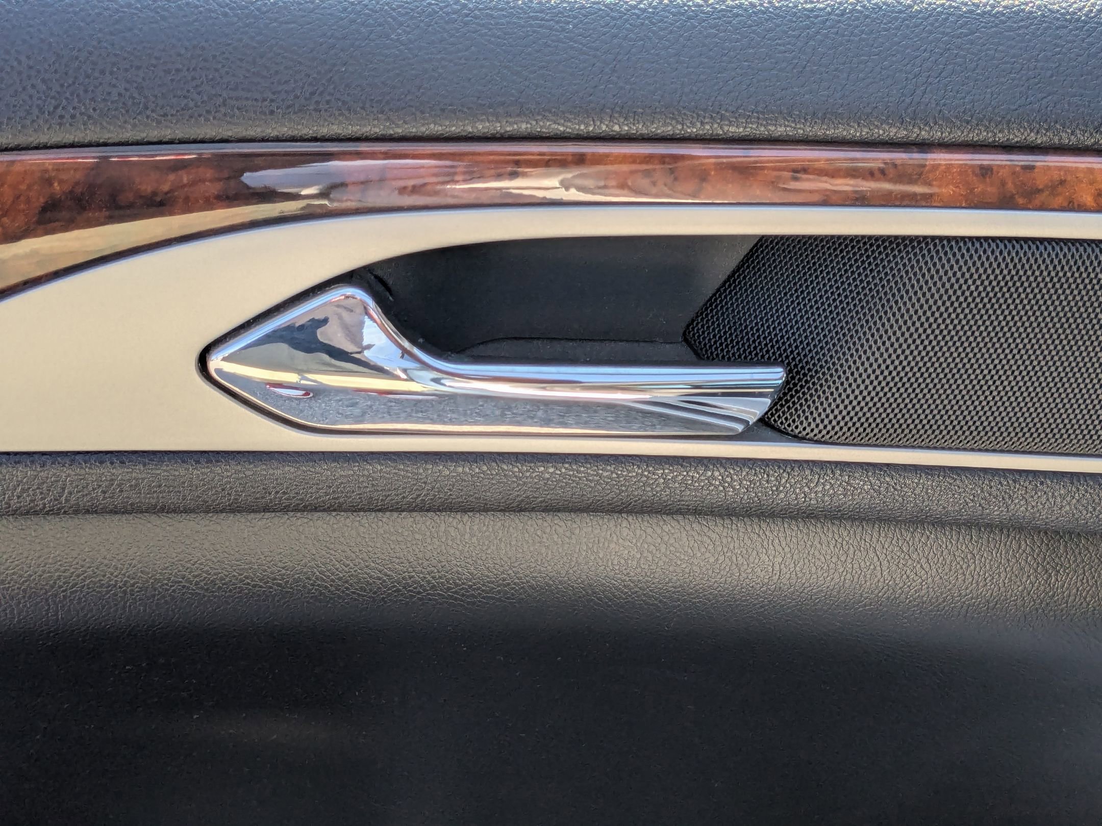 2016 Lincoln MKZ Base photo 28