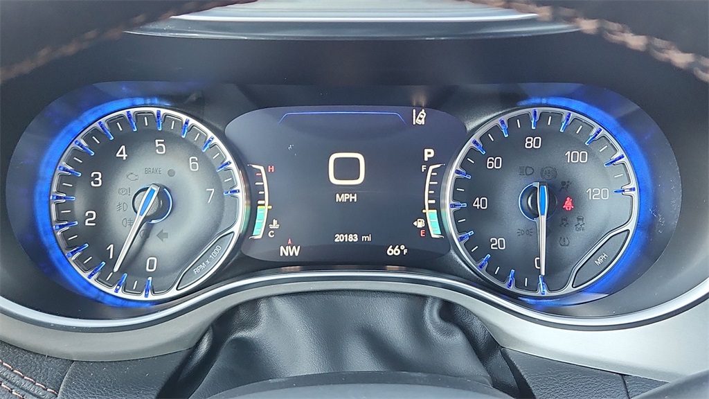 2024 Chrysler Pacifica Pinnacle photo 19