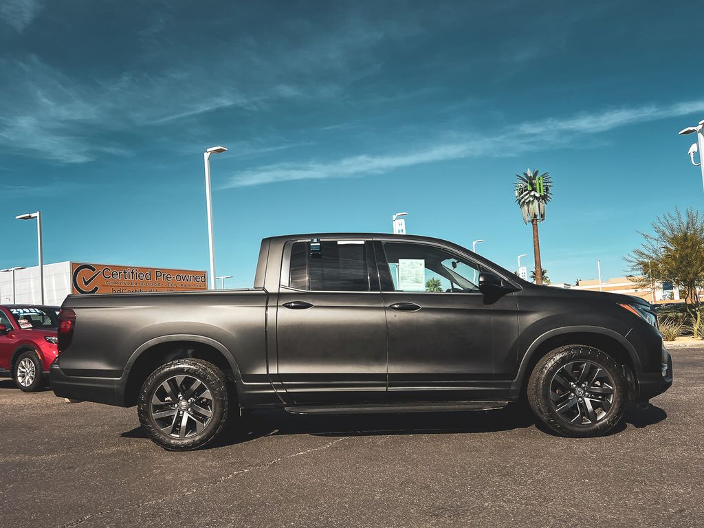 2021 Honda Ridgeline Sport photo 3