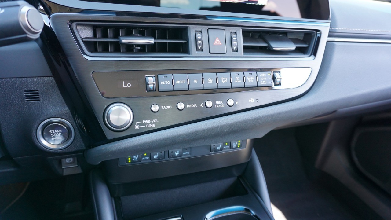 2024 Lexus ES 250 Premium photo 16