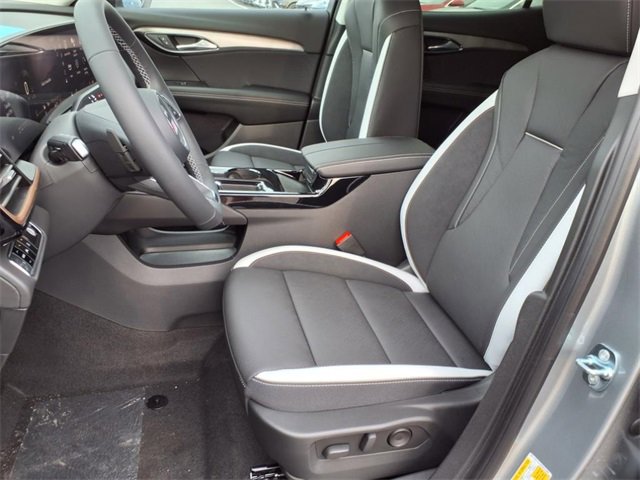 2025 Buick Envision Sport Touring photo 9