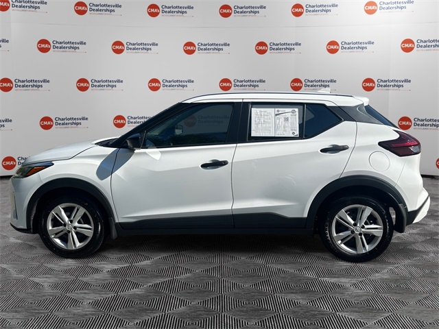 2024 Nissan Kicks S photo 2