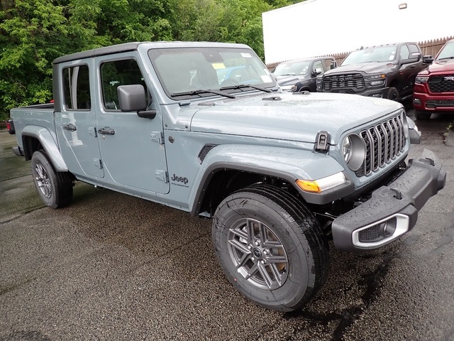 2025 Jeep Gladiator Sport S photo 8