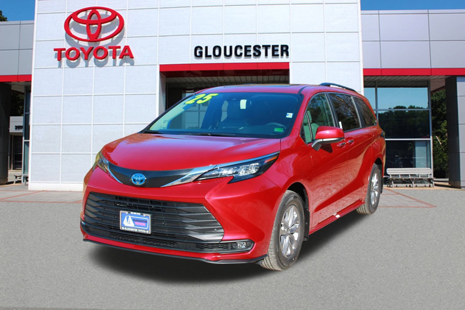 2025 Toyota Sienna XLE's photo