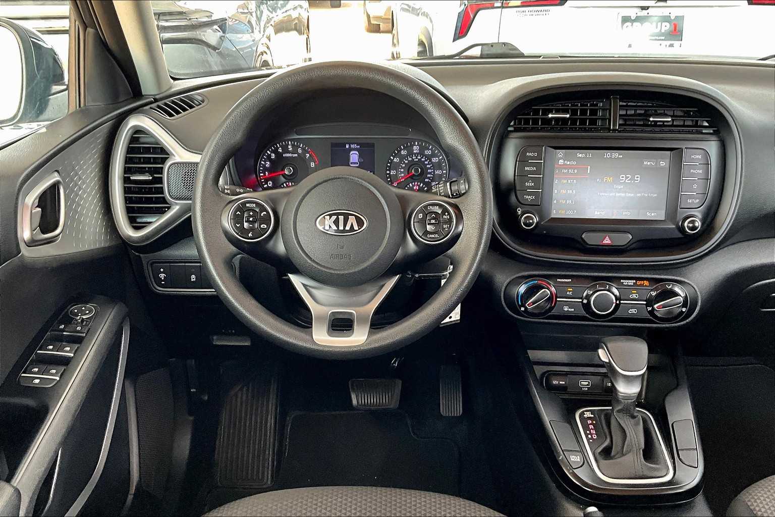 2020 Kia Soul LX photo 2