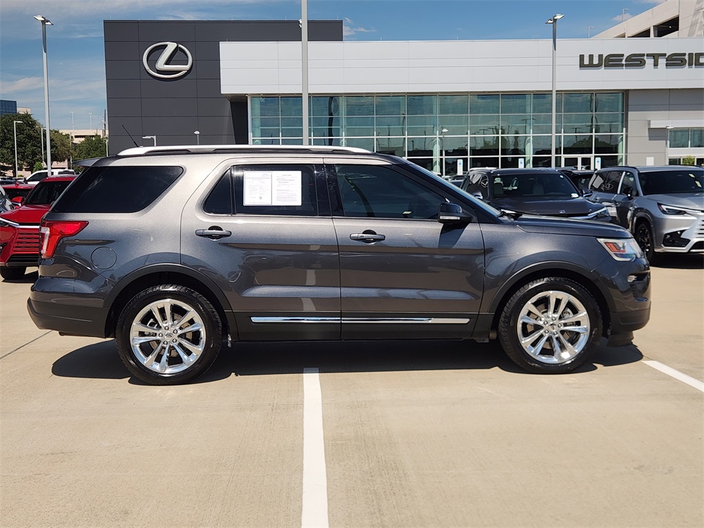 2018 Ford Explorer XLT photo 4