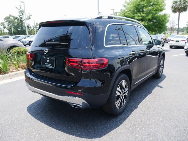 2025 Mercedes Benz GLB 250 photo 2
