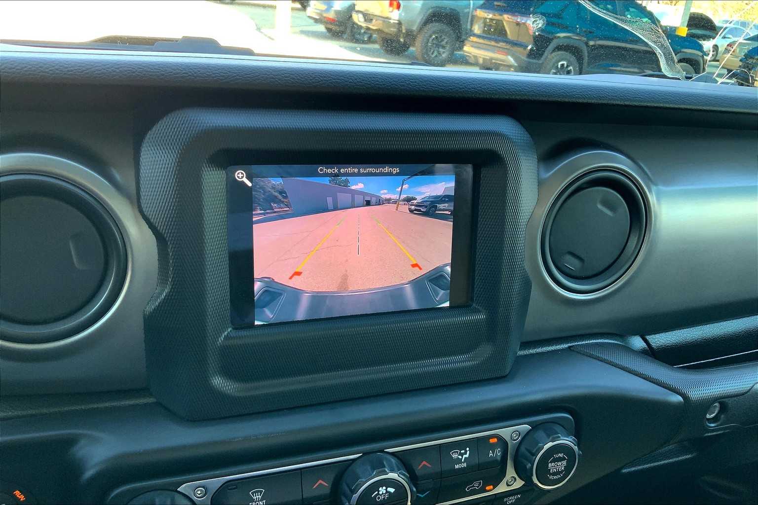 2023 Jeep Gladiator Willys photo 26