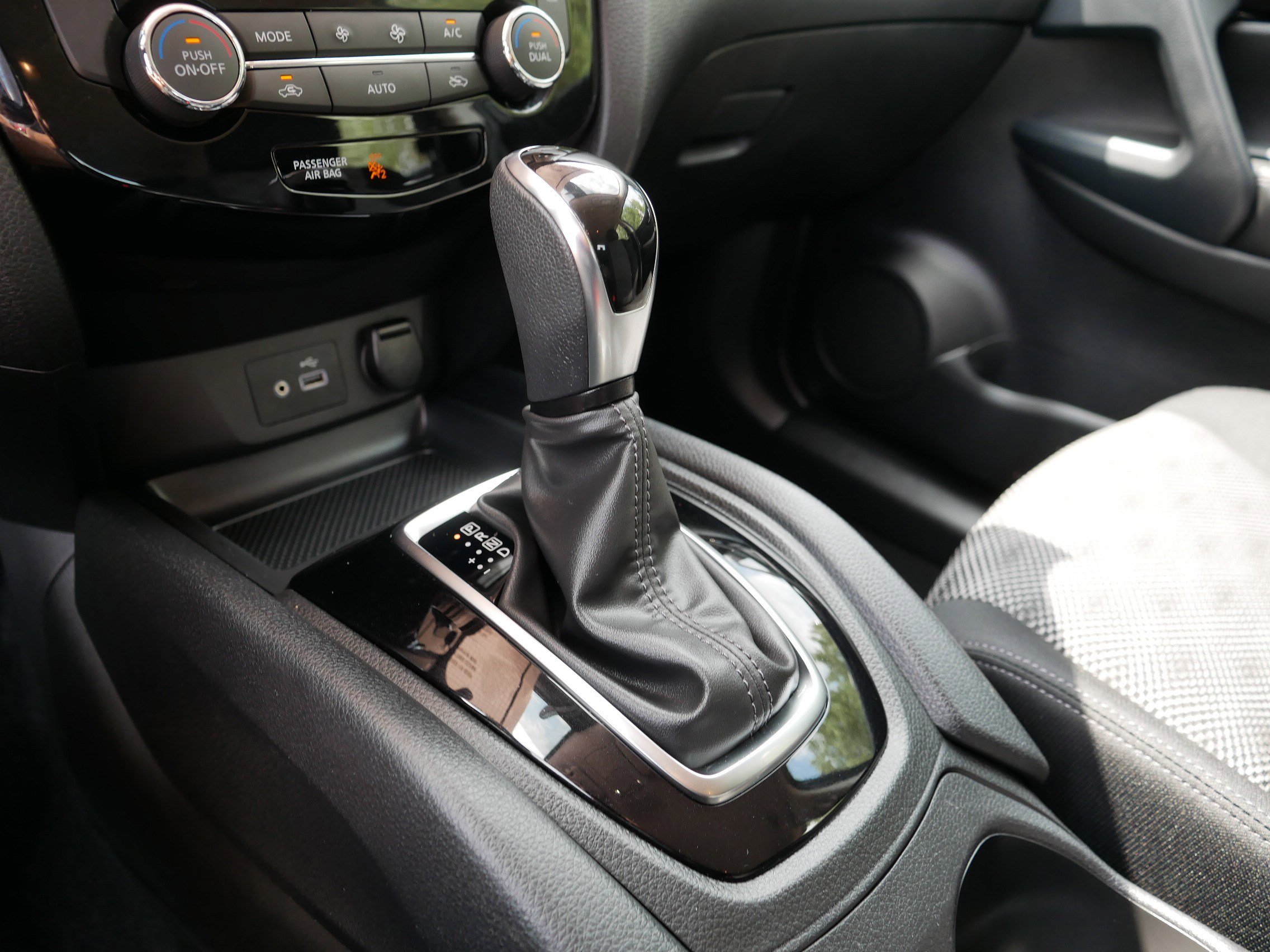 2022 Nissan Rogue Sport SV photo 24