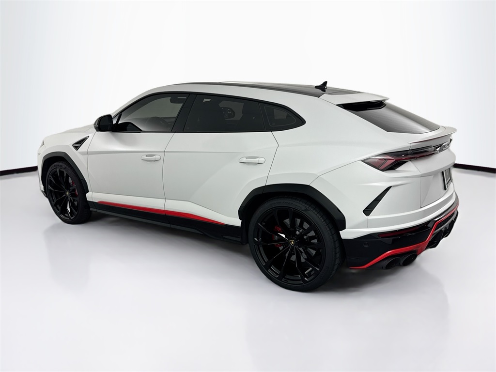 2022 Lamborghini Urus photo 7