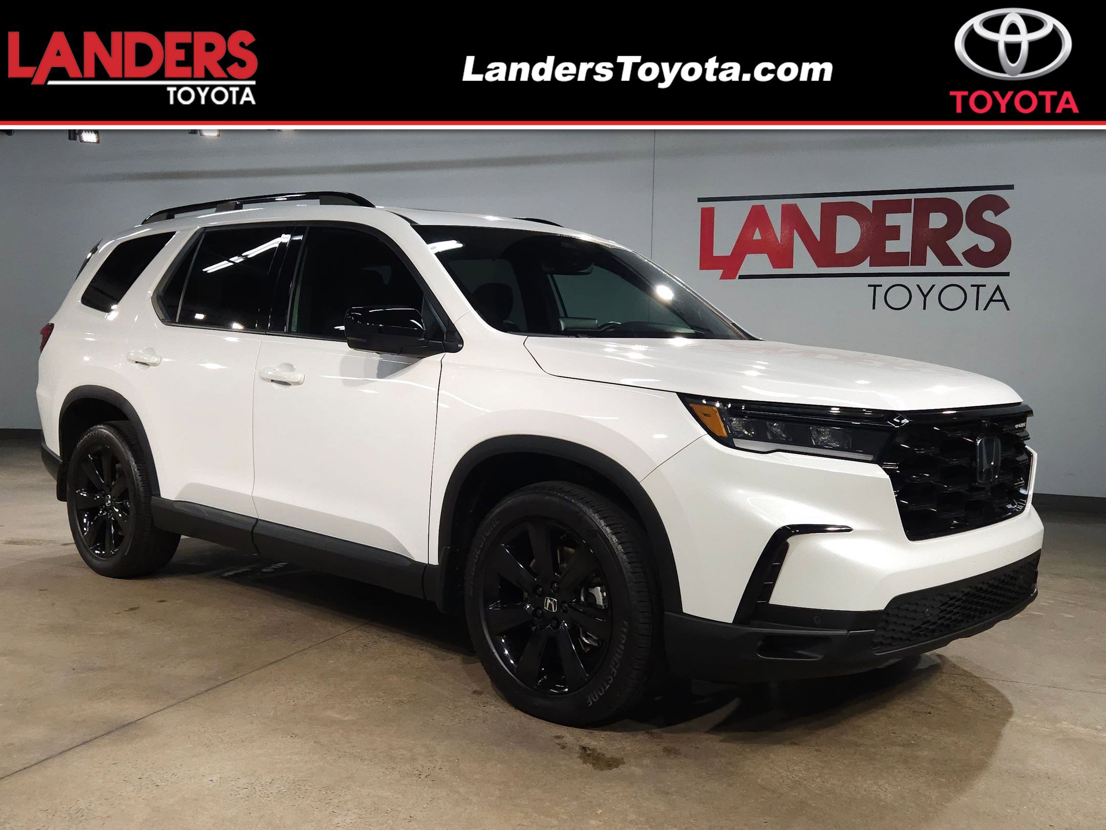 2025 Honda Pilot Black Edition's photo