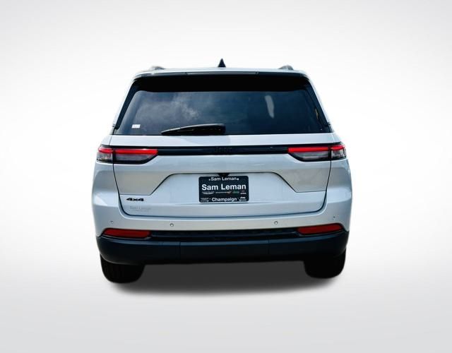 2022 Jeep Grand Cherokee Altitude photo 2