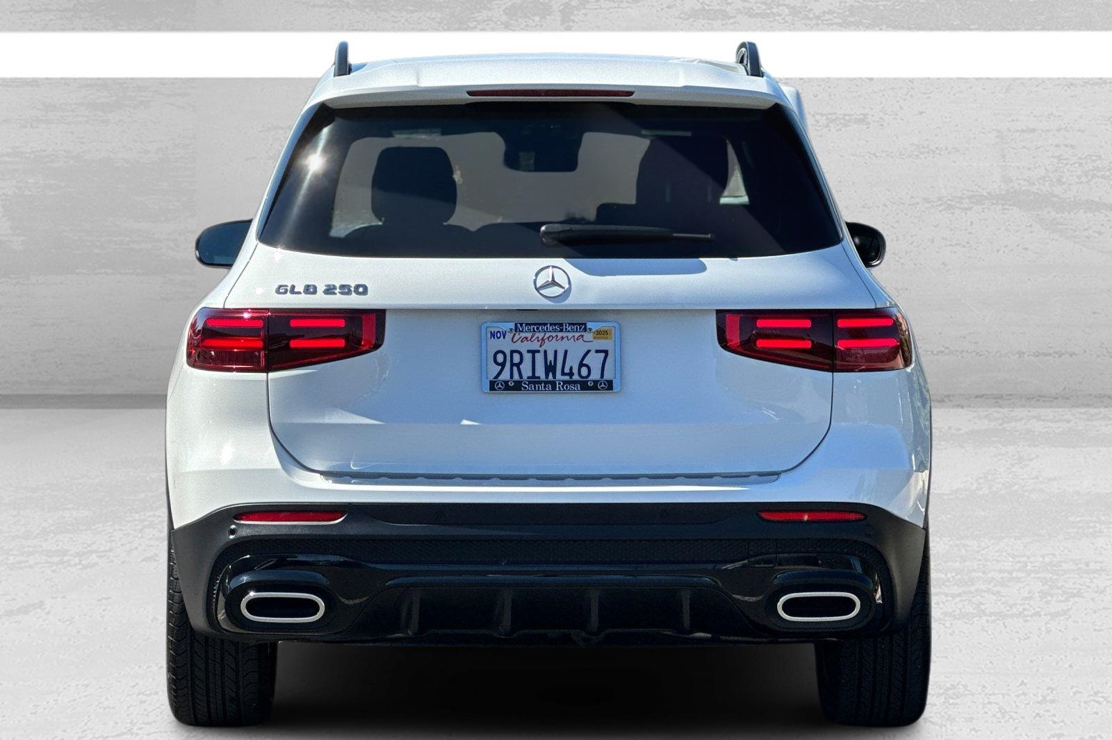 2024 Mercedes Benz GLB 250 photo 3
