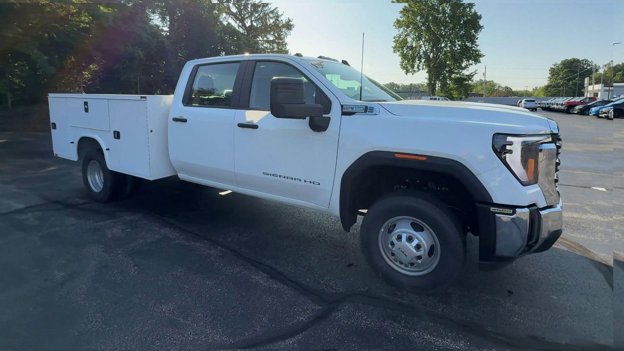 2025 Gmc Sierra 3500 HD photo 2