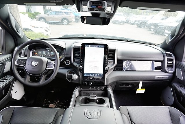 New 2026 Diamond Black Crystal Pearl-Coat Exterior Paint RAM Laramie image 24