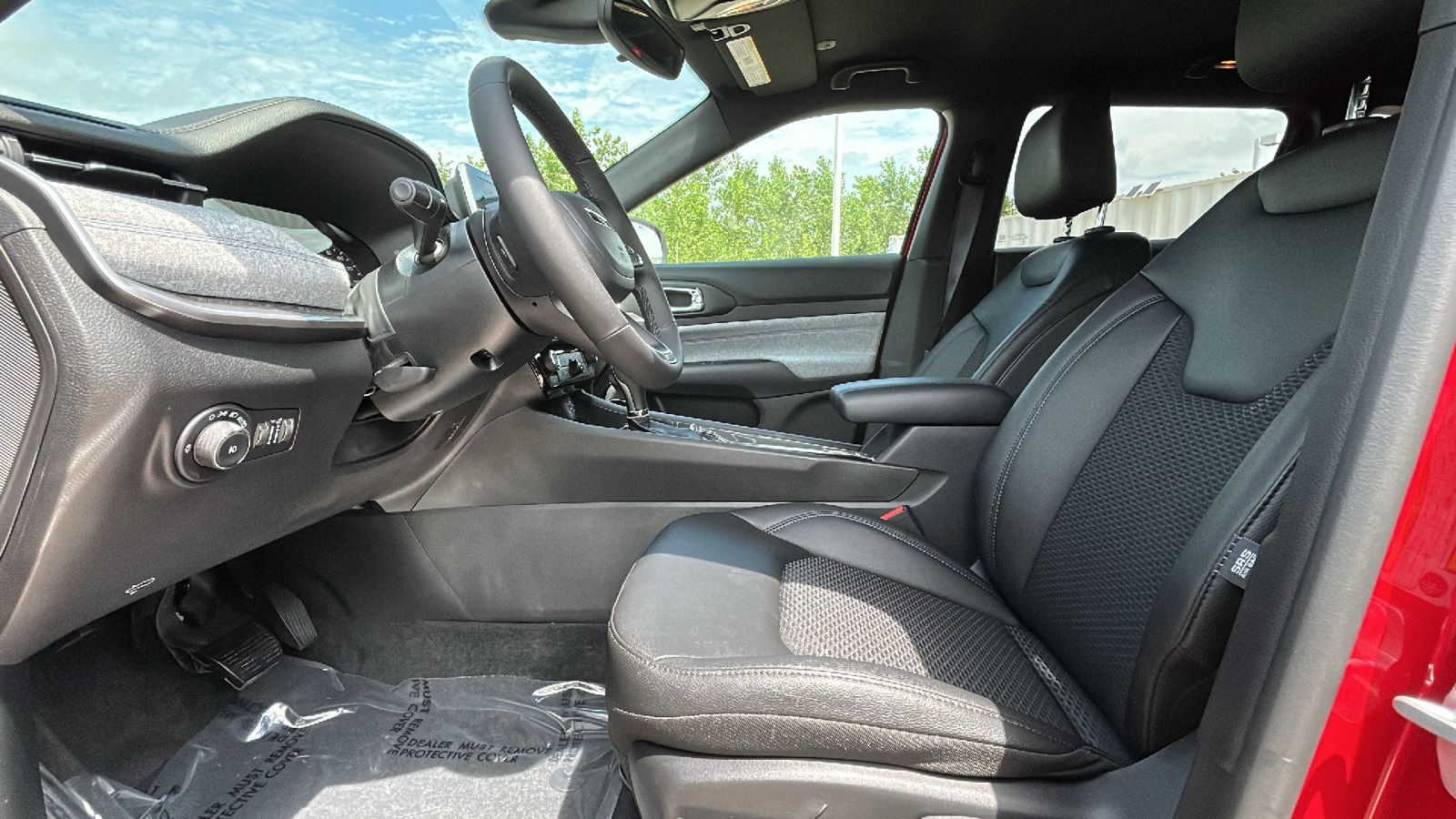 2025 Jeep Compass Latitude photo 9