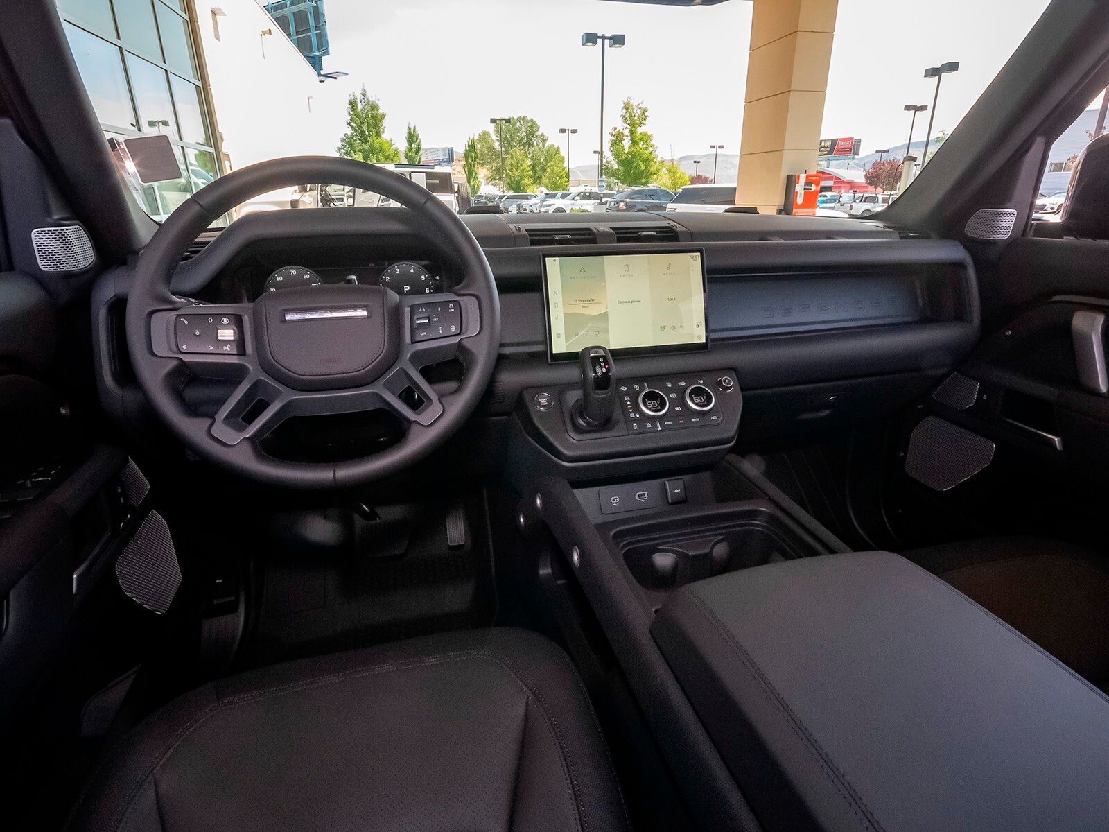 2024 Land Rover Defender 130 X-Dynamic SE photo 36