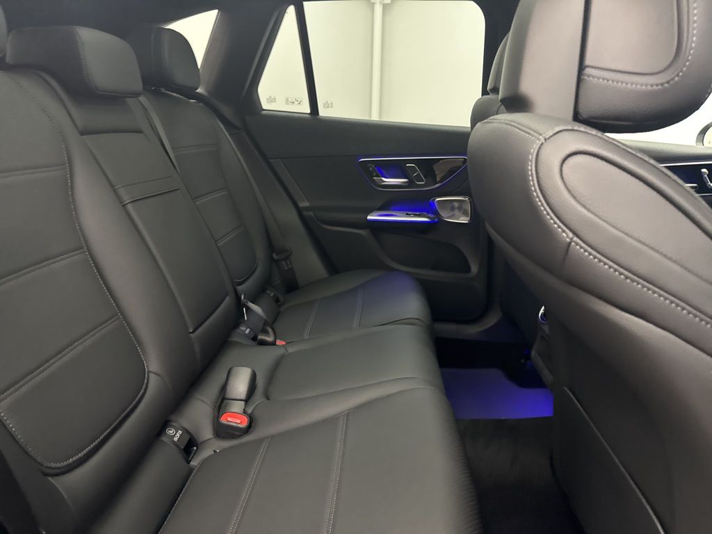 2026 Mercedes Benz GLC 300 photo 23