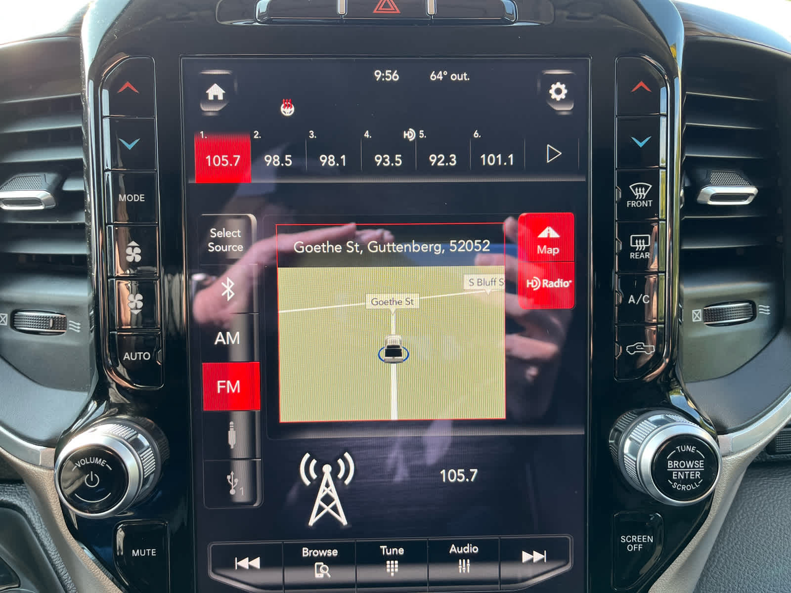 2019 Ram 1500 Laramie photo 28