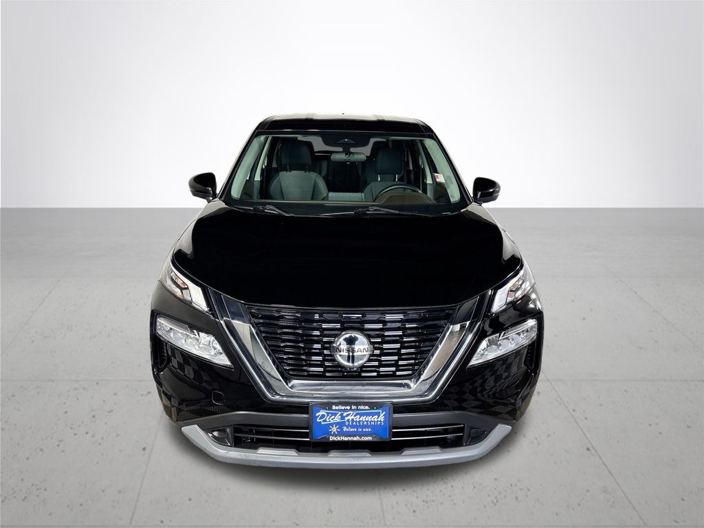 2021 Nissan Rogue SV photo 2