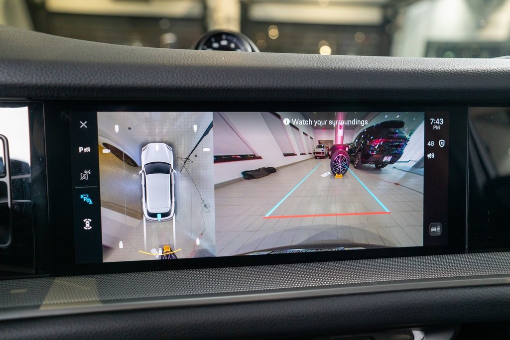 2025 Porsche Cayenne photo 28