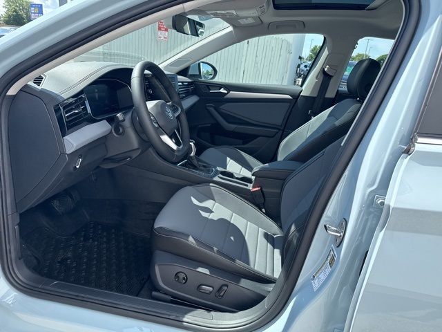 2025 Volkswagen Jetta 1.5T SE photo 8