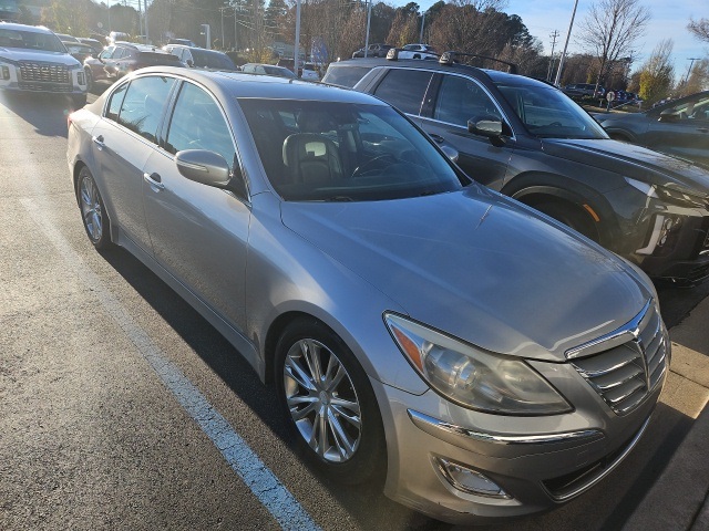 2012 Hyundai Genesis 3.8 photo 2