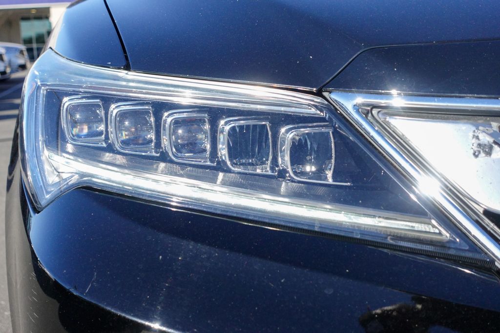 2017 Acura ILX Technology Plus A-Spec photo 2