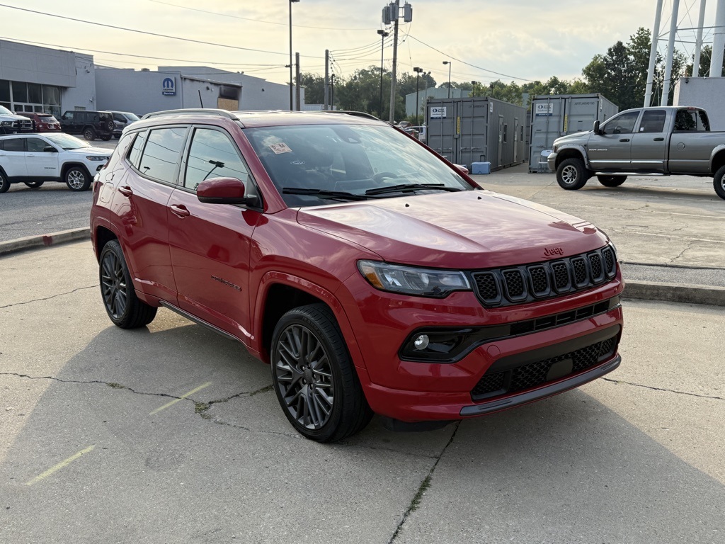 2023 Jeep Compass Limited photo 4