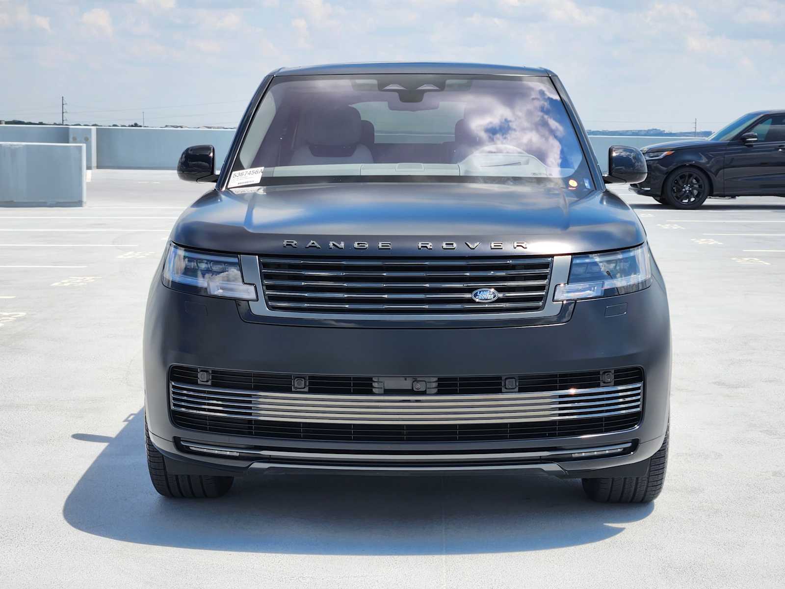 2023 Land Rover Range Rover SV photo 2
