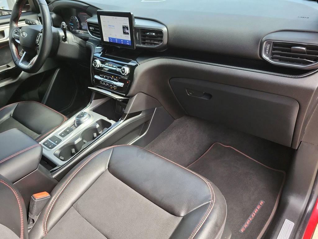 2022 Ford Explorer ST-Line photo 26