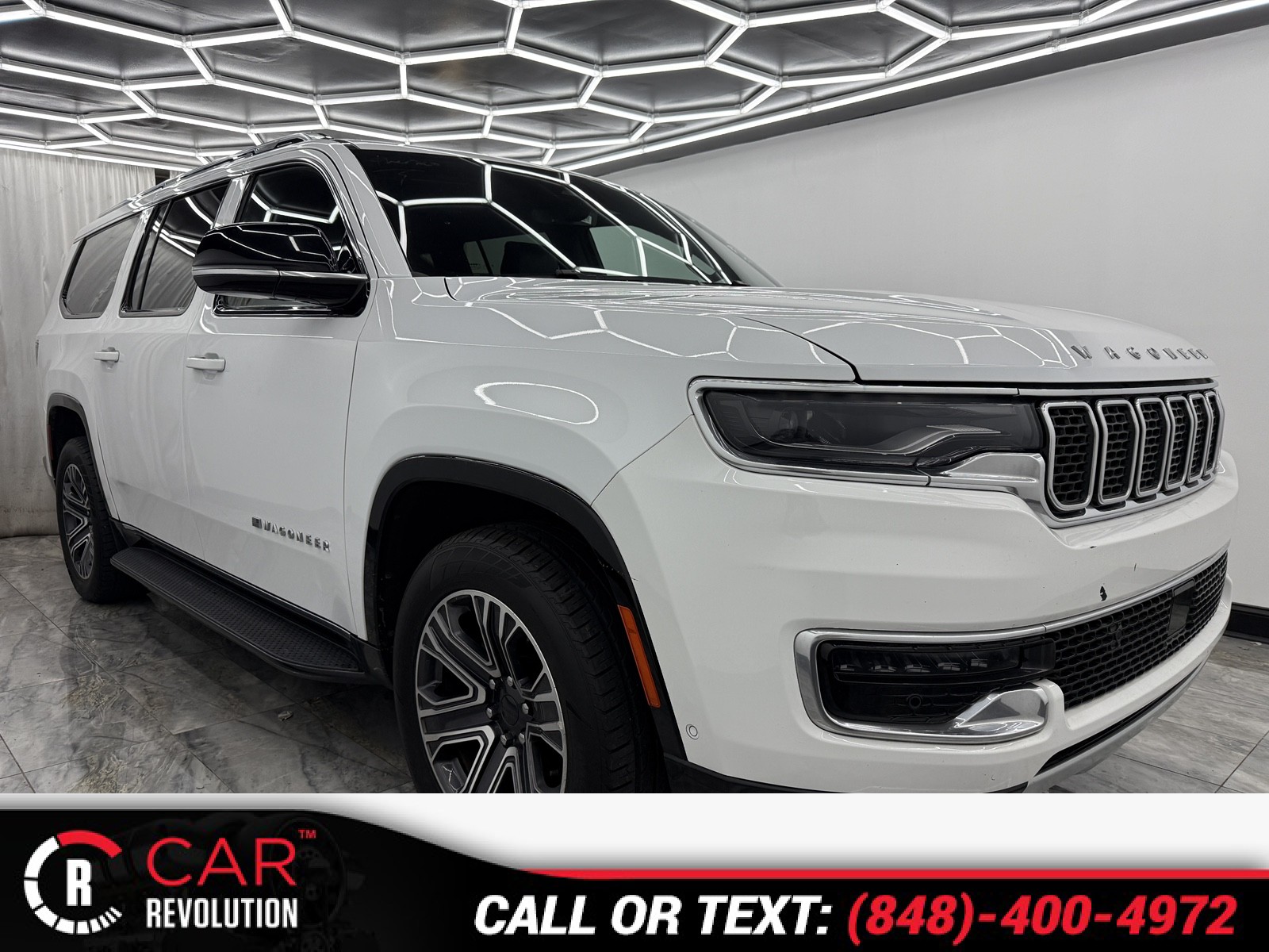 2023 Jeep Wagoneer L Series II's photo