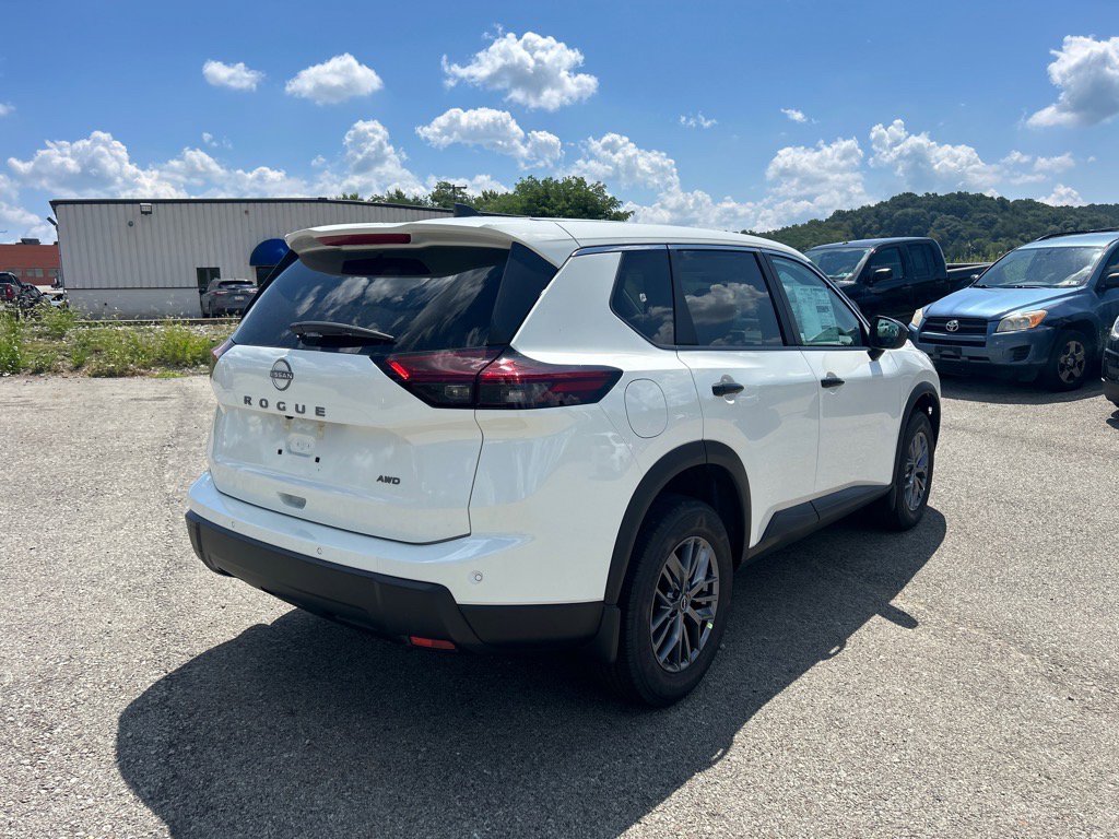 2026 Nissan Rogue S photo 3