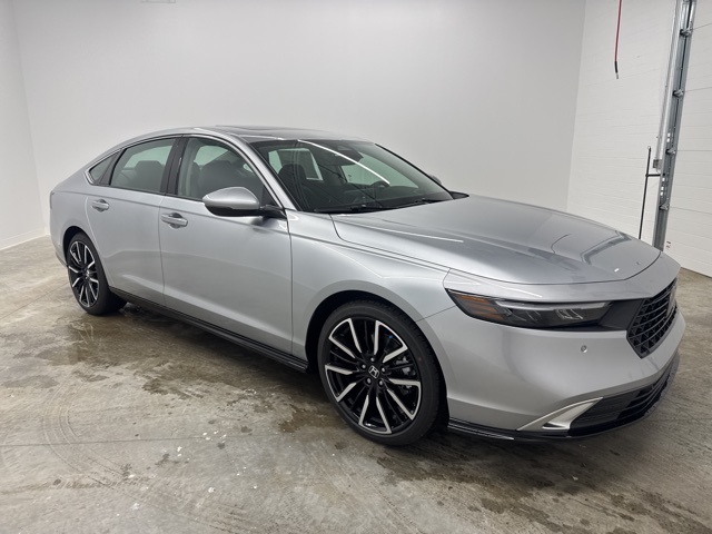 2025 Honda Accord Hybrid Touring photo 2