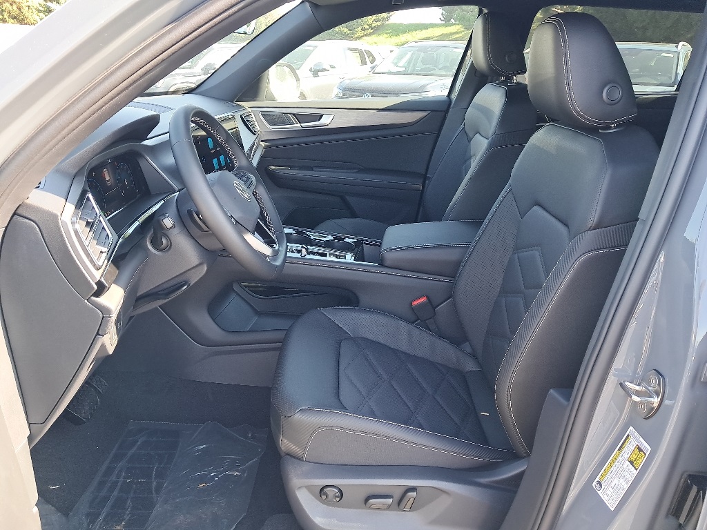 2026 Volkswagen Atlas Cross Sport SE Technology photo 3
